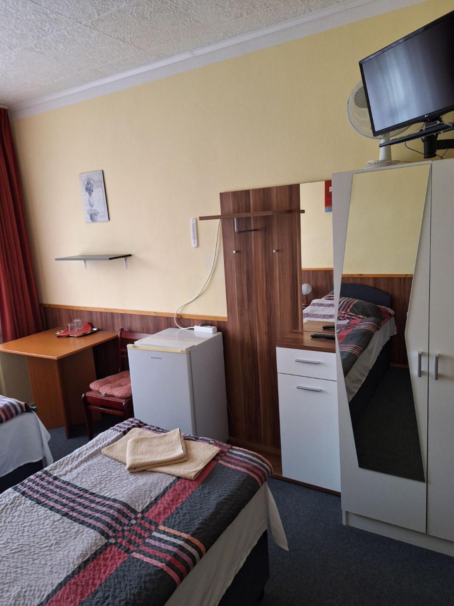 Grill Terasz Etterem Es Szallashely Mezokovesd Exterior photo