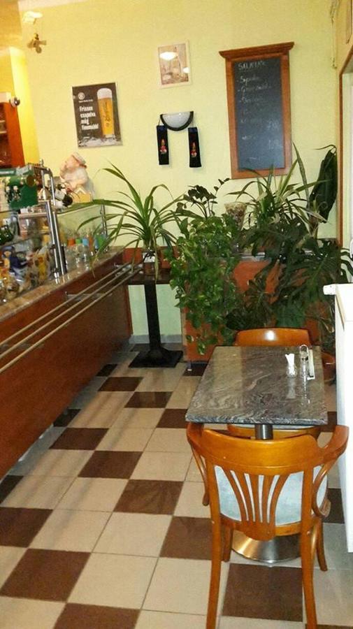 Grill Terasz Etterem Es Szallashely Mezokovesd Exterior photo