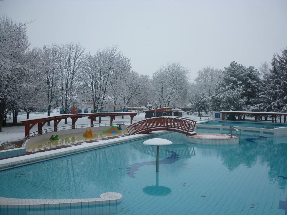 Grill Terasz Etterem Es Szallashely Mezokovesd Exterior photo