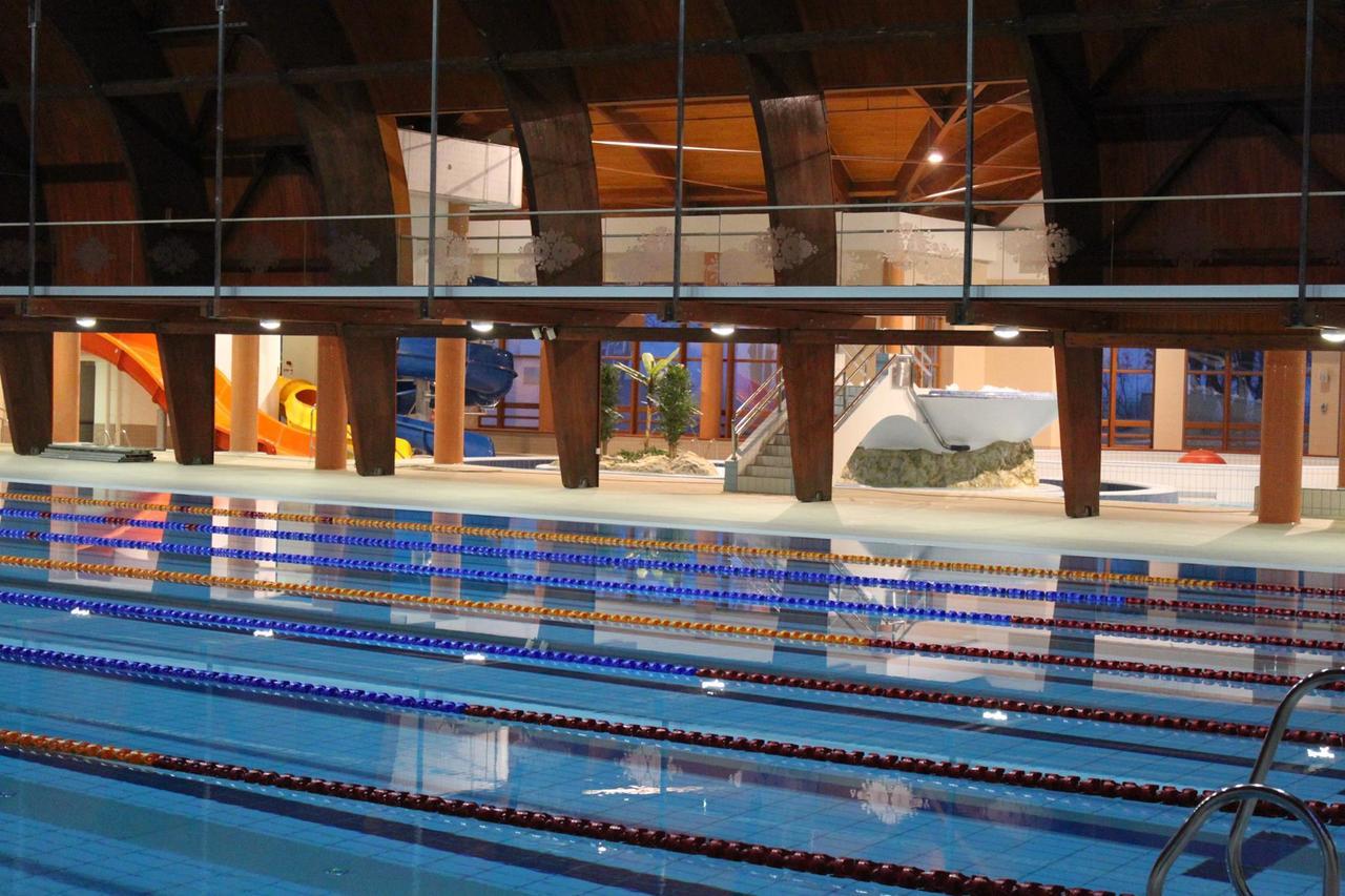 Grill Terasz Etterem Es Szallashely Mezokovesd Exterior photo